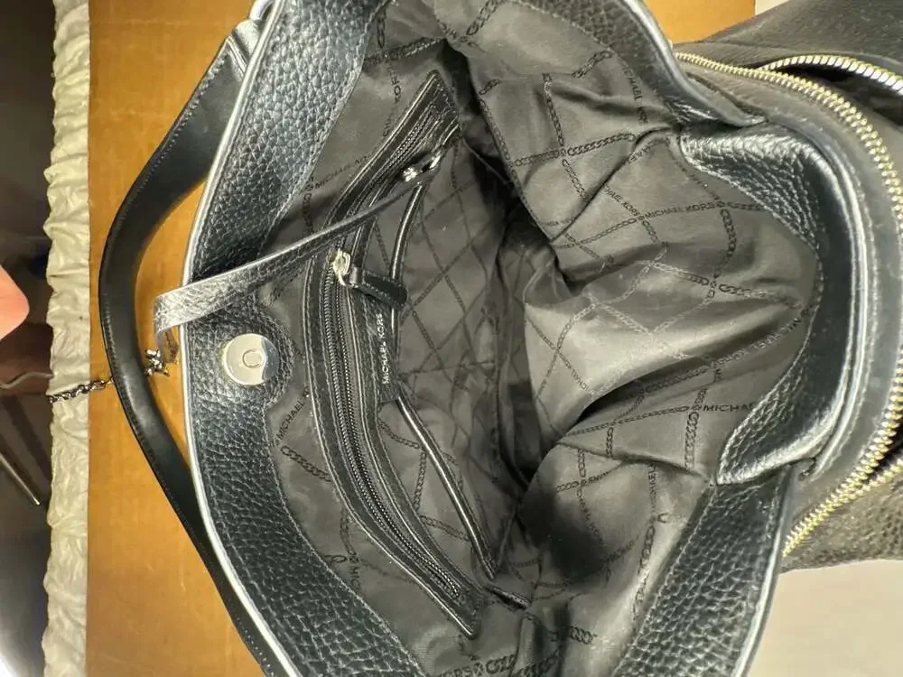 Michael Kors Carrie Large Pebble Leather Shoulder Tote Bag